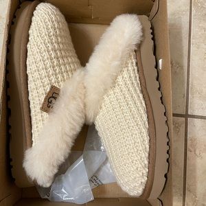 Ugg clugette knit slipper size 8 W